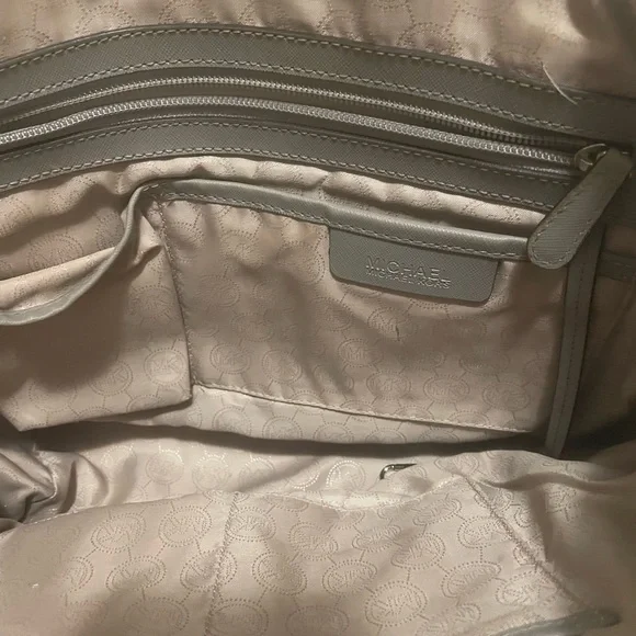 Michael Kors Tote Bag - Picture 3 of 4